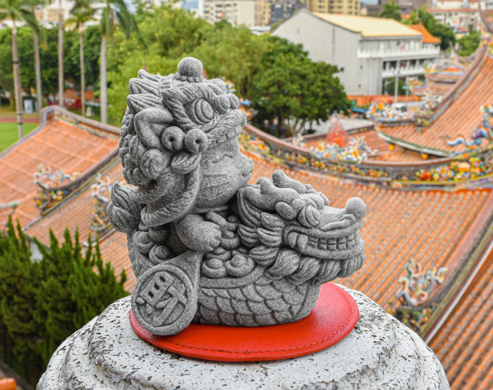 Lucky on Dragon Boat Welcoming Year of Dragon
