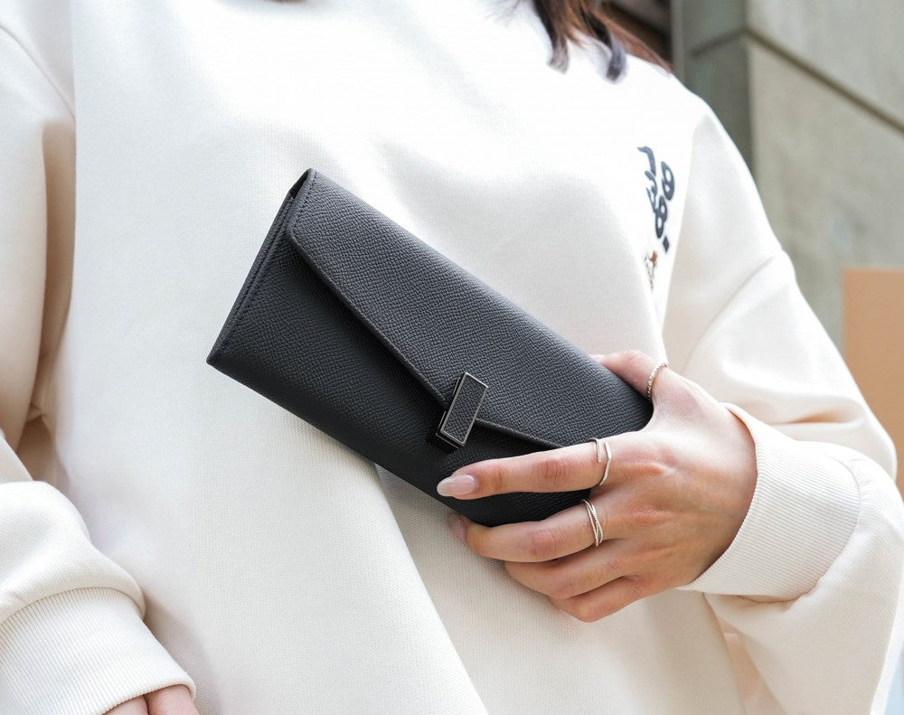 Carina XL v2 Crossbody Clutch - Italian Cross-Hatch in Black
