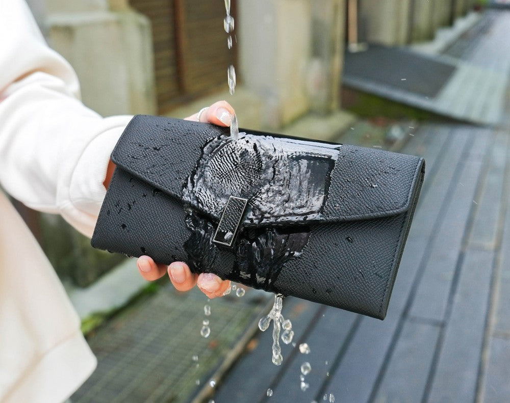 Carina XL v2 Crossbody Clutch - Italian Cross-Hatch in Black