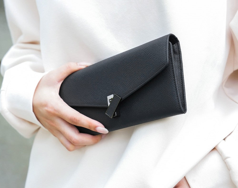 Carina XL v2 Crossbody Clutch - Italian Cross-Hatch in Black