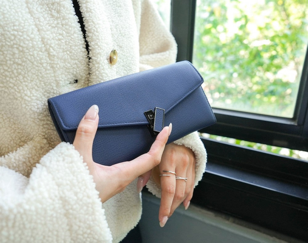 Carina XL v2 Crossbody Clutch - Italian Cross-Hatch in Blue
