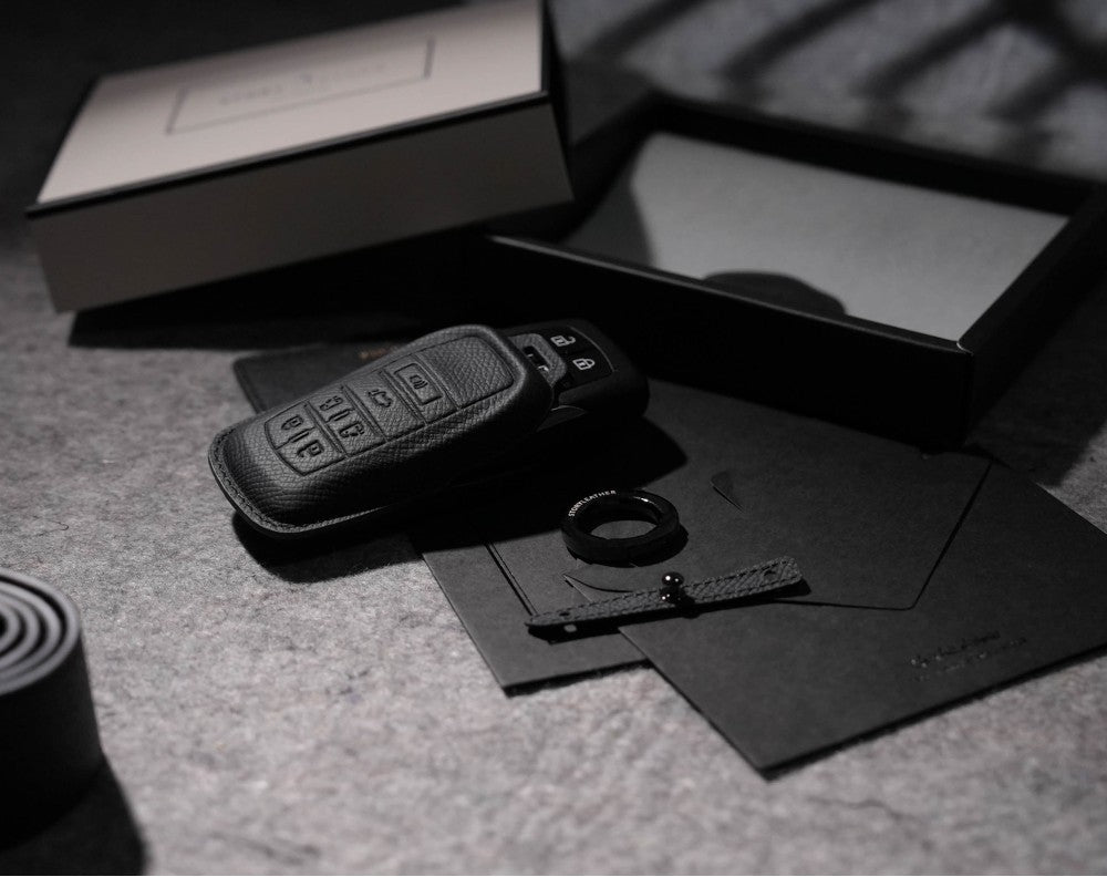Black Leather Key Cover for Toyota Smart Key (Style R6)
