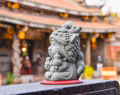 Helio the Lion-Dance Cat Moving Mountain and Sea
