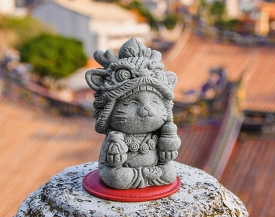 Helio the Lion-Dance Cat Moving Mountain and Sea