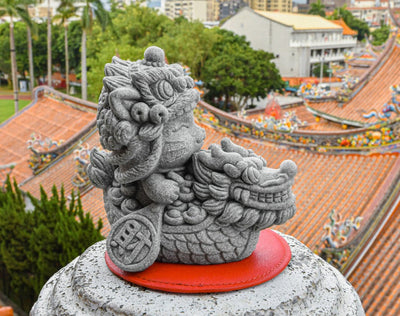 Lucky on Dragon Boat Welcoming Year of Dragon