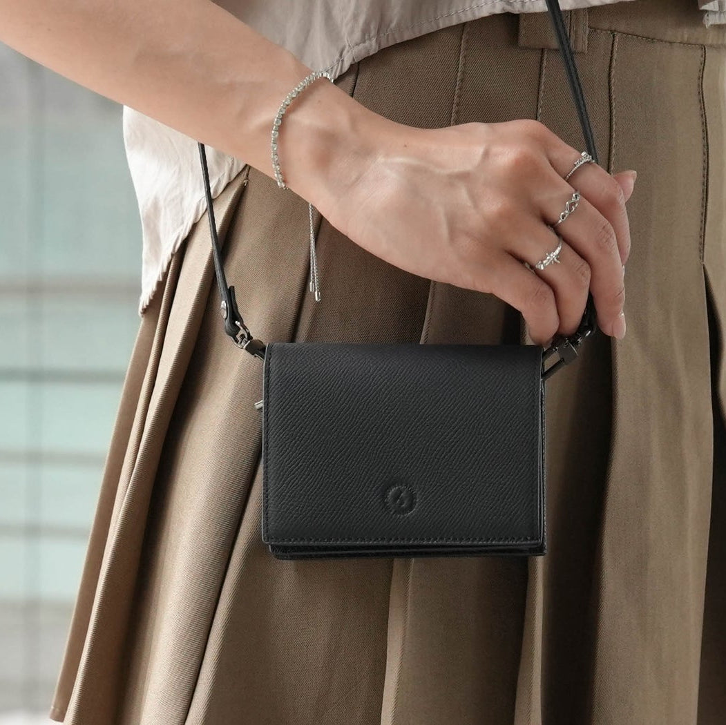 Carina Wallet v2 - Black Convertible Leather Wallet Bag