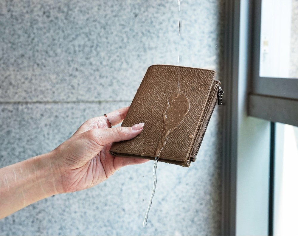 Featherly Passport Wallet - Brown Cross-Hatch Texture