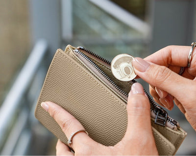 Featherly Passport Wallet - Khaki Cross-Hatch Texture