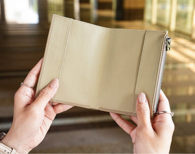 Featherly Passport Wallet - Khaki Cross-Hatch Texture
