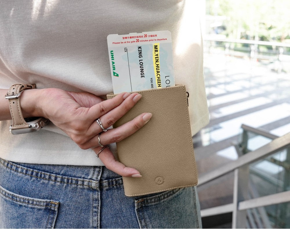 Featherly Passport Wallet - Khaki Cross-Hatch Texture