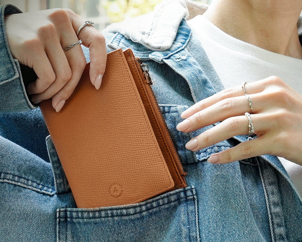 Featherly Passport Wallet - Caramel Cross-Hatch Texture