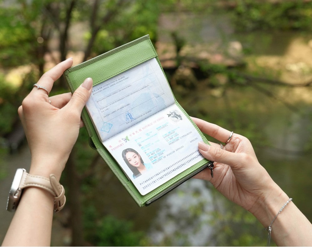 Featherly Passport Wallet - Matcha Cross-Hatch Texture