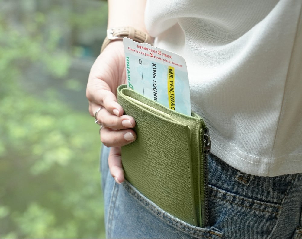 Featherly Passport Wallet - Matcha Cross-Hatch Texture