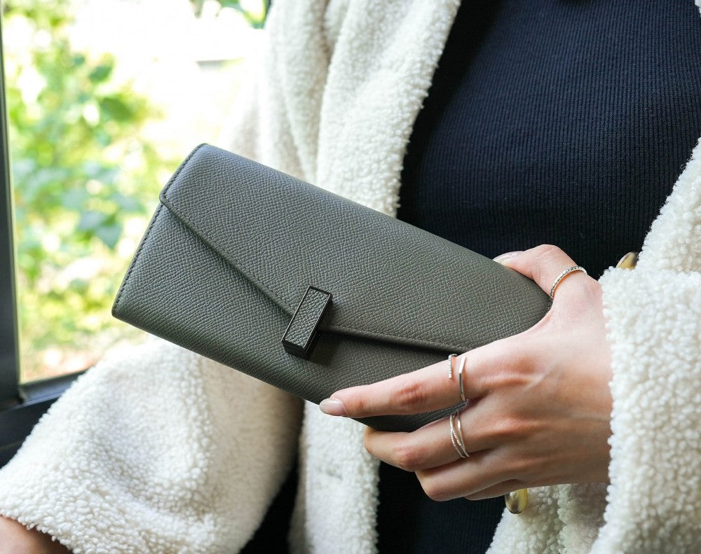 Carina XL v2 Crossbody Clutch - Italian Cross-Hatch in Metal Gray