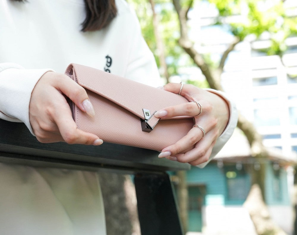 Carina XL v2 Crossbody Clutch - Italian Cross-Hatch in Rose Pink