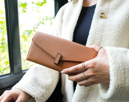 Carina XL v2 Crossbody Clutch - Italian Cross-Hatch in Nutmeg