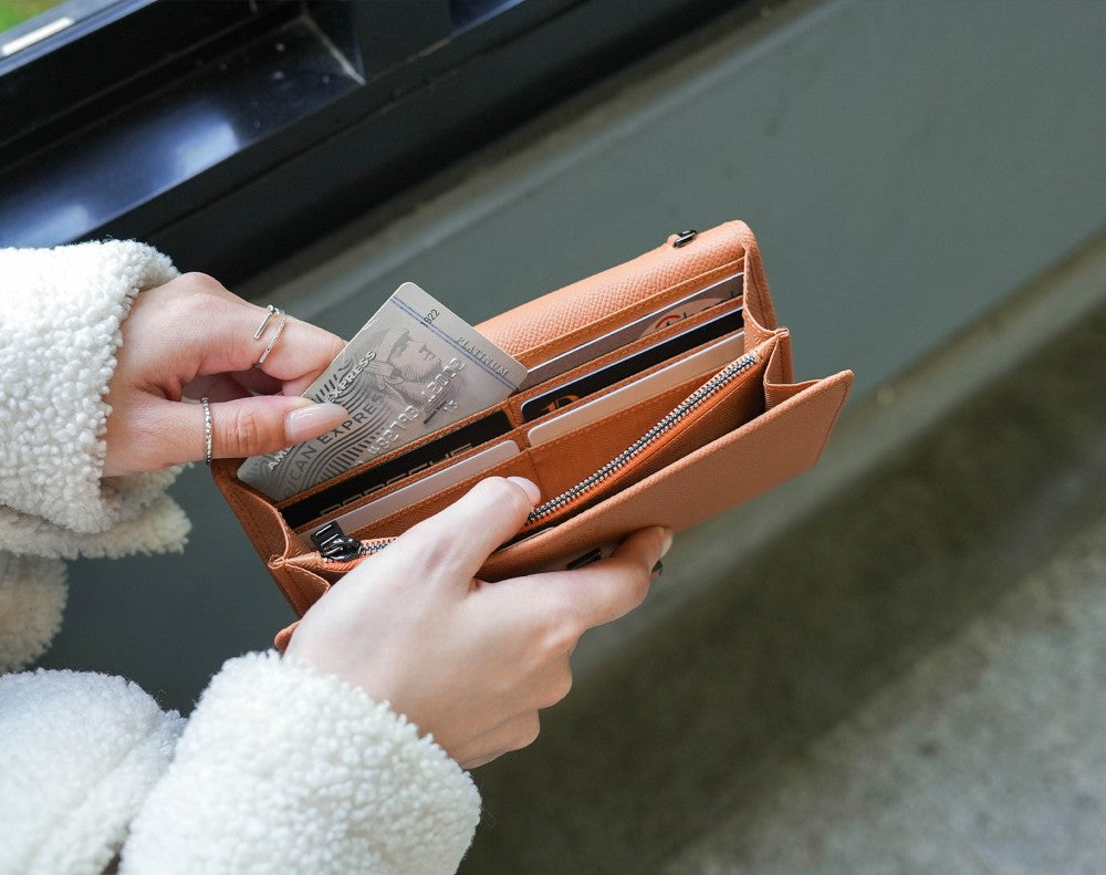 Carina XL v2 Crossbody Clutch - Italian Cross-Hatch in Nutmeg