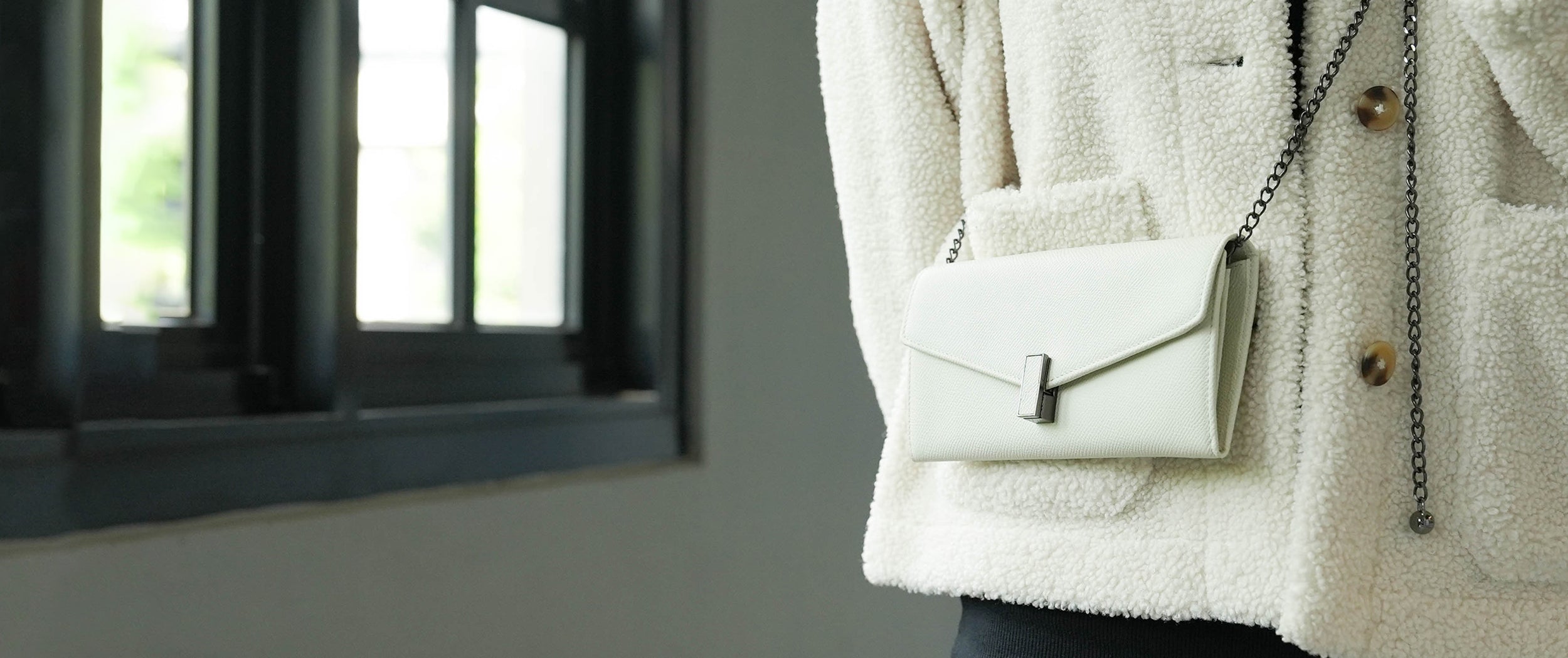 Carina XL v2 Crossbody Clutch - Italian Cross-Hatch in Creme White