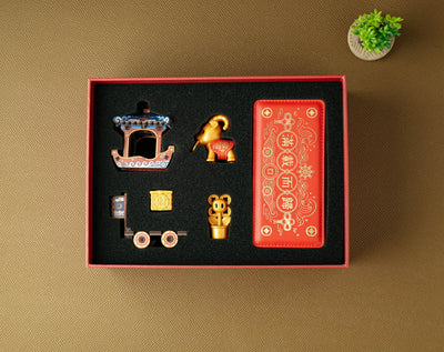 Everything included in the display set