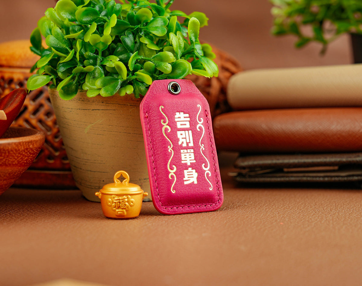 Goodbye Single Amulet rose pink with Golden Fortune Pot