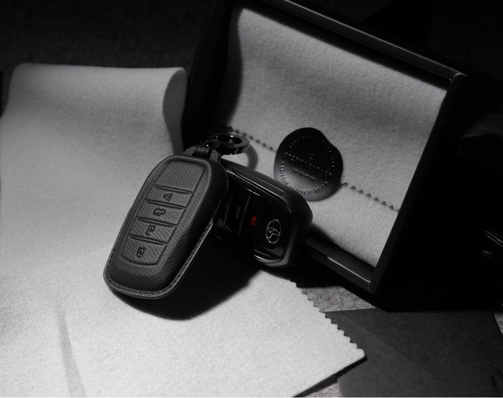 Black Leather Key Cover for Toyota Smart Key (Style R4)