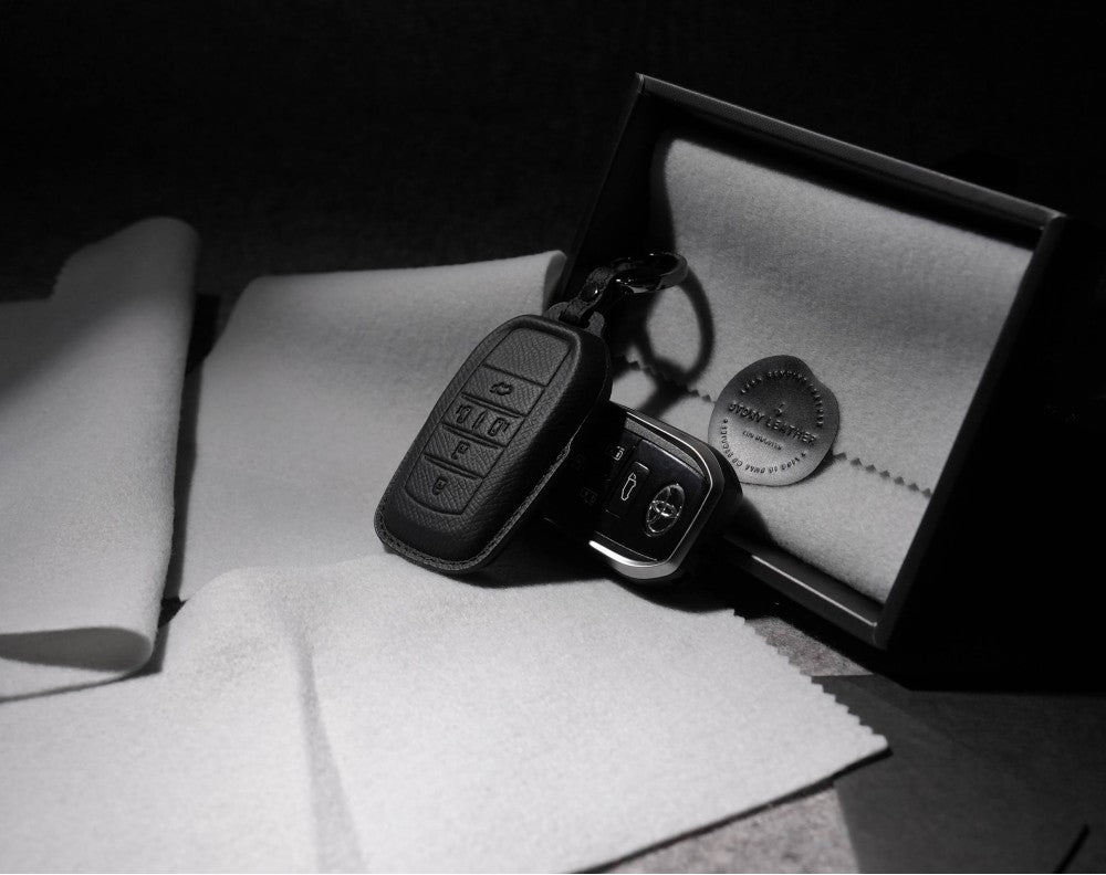 Black Leather Key Cover for Toyota Smart Key (Style R5)
