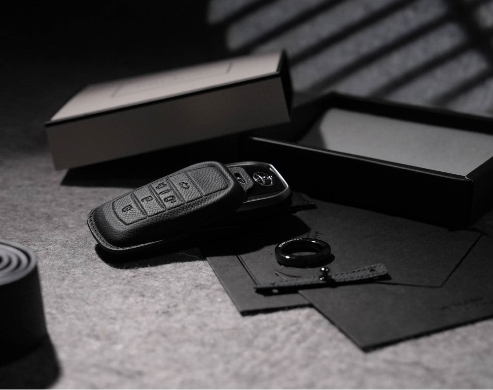 Black Leather Key Cover for Toyota Smart Key (Style R5)