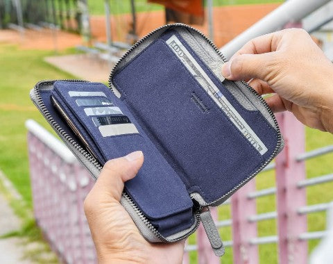 Dakota v3 Travel Wallet