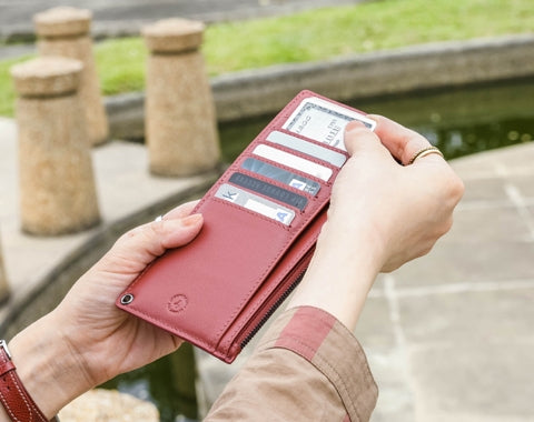 Swift Wristlet Long Wallet